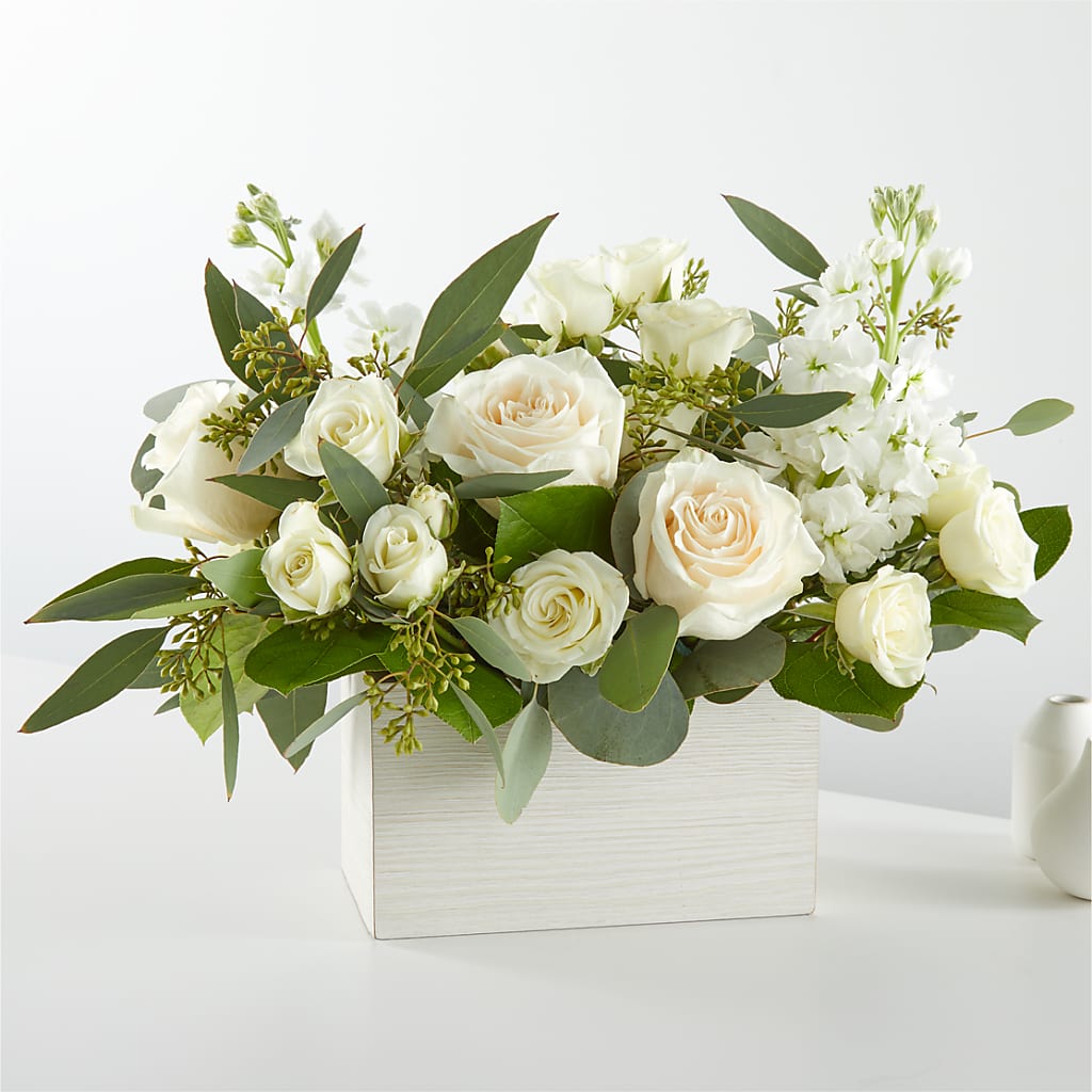 Fresh Linen Box Bouquet – ELIZABETH'S BLUE GARDEN LLC, Raritan NJ