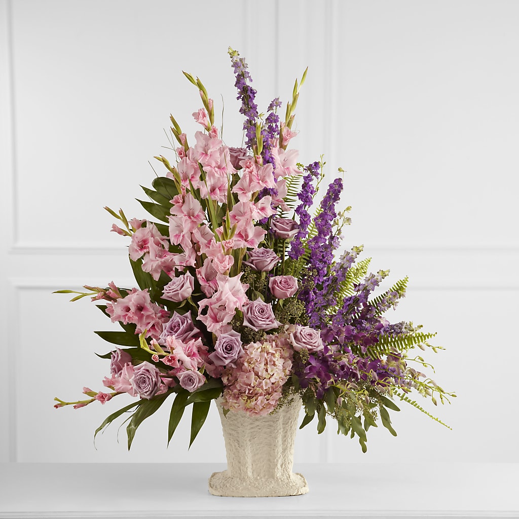 Flowing Garden Arrangement – ELIZABETH'S BLUE GARDEN LLC, Raritan NJ
