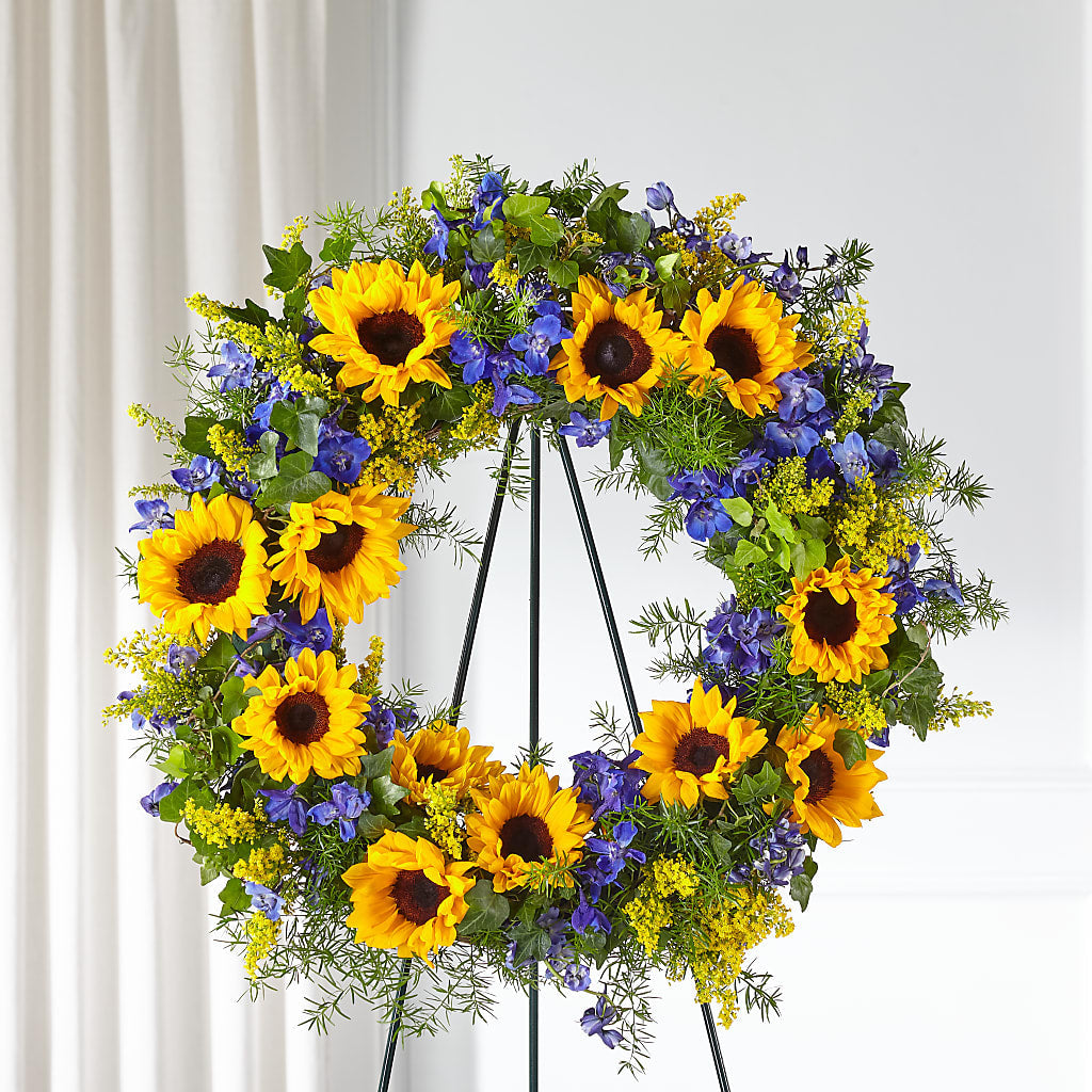 Bright Rays Wreath – ELIZABETH'S BLUE GARDEN LLC, Raritan NJ