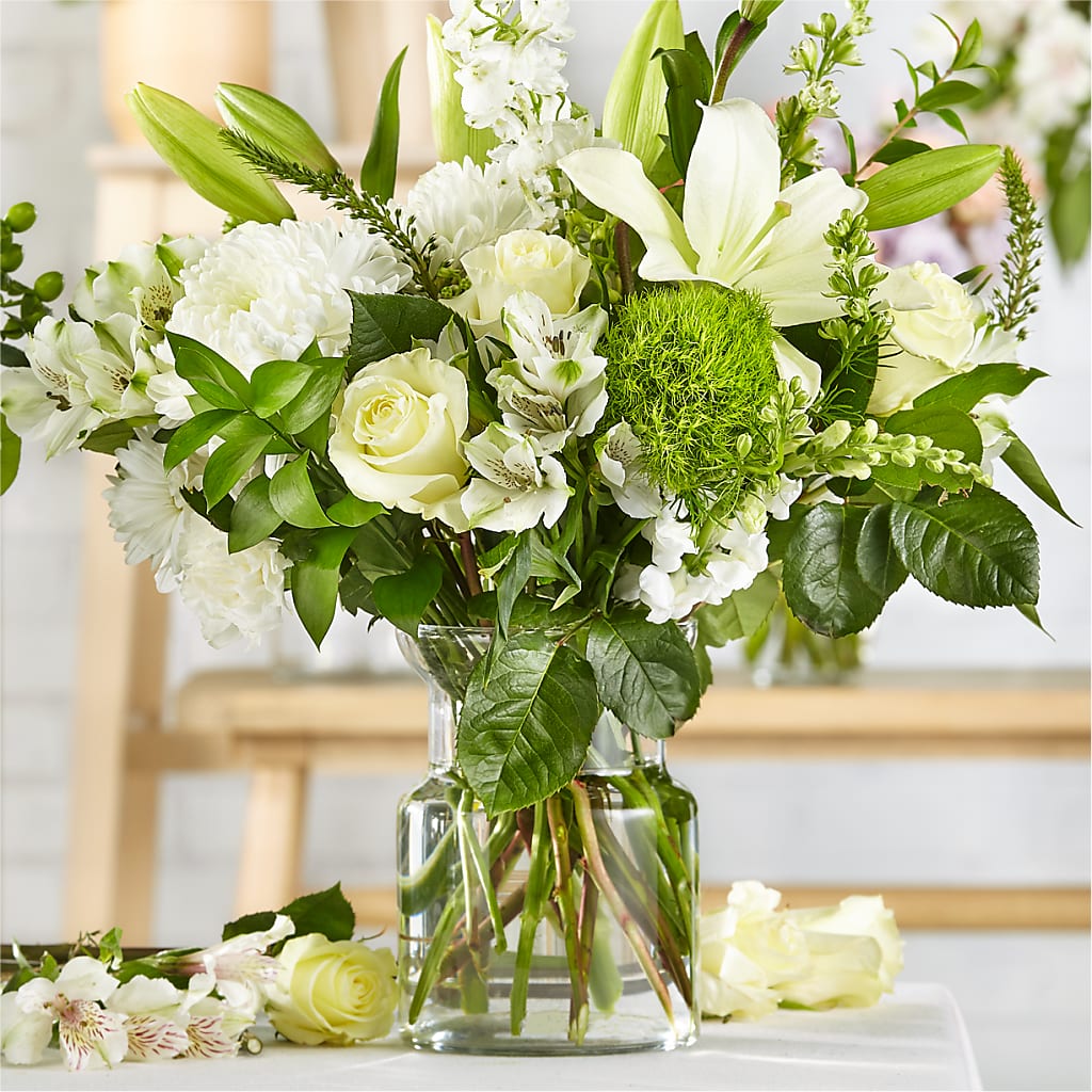 Classic Ivory – A Florist Original – ELIZABETH'S BLUE GARDEN LLC, Raritan NJ