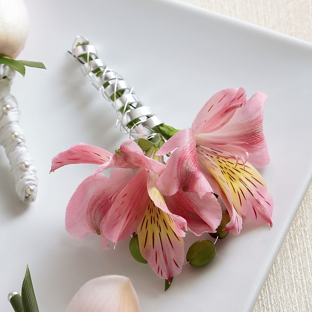 Pink Peruvian Lily Boutonniere – ELIZABETH'S BLUE GARDEN LLC, Raritan NJ