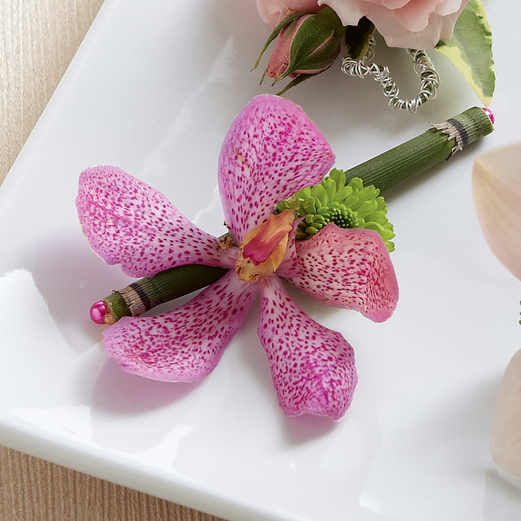 Pink Mokara Boutonniere – ELIZABETH'S BLUE GARDEN LLC, Raritan NJ