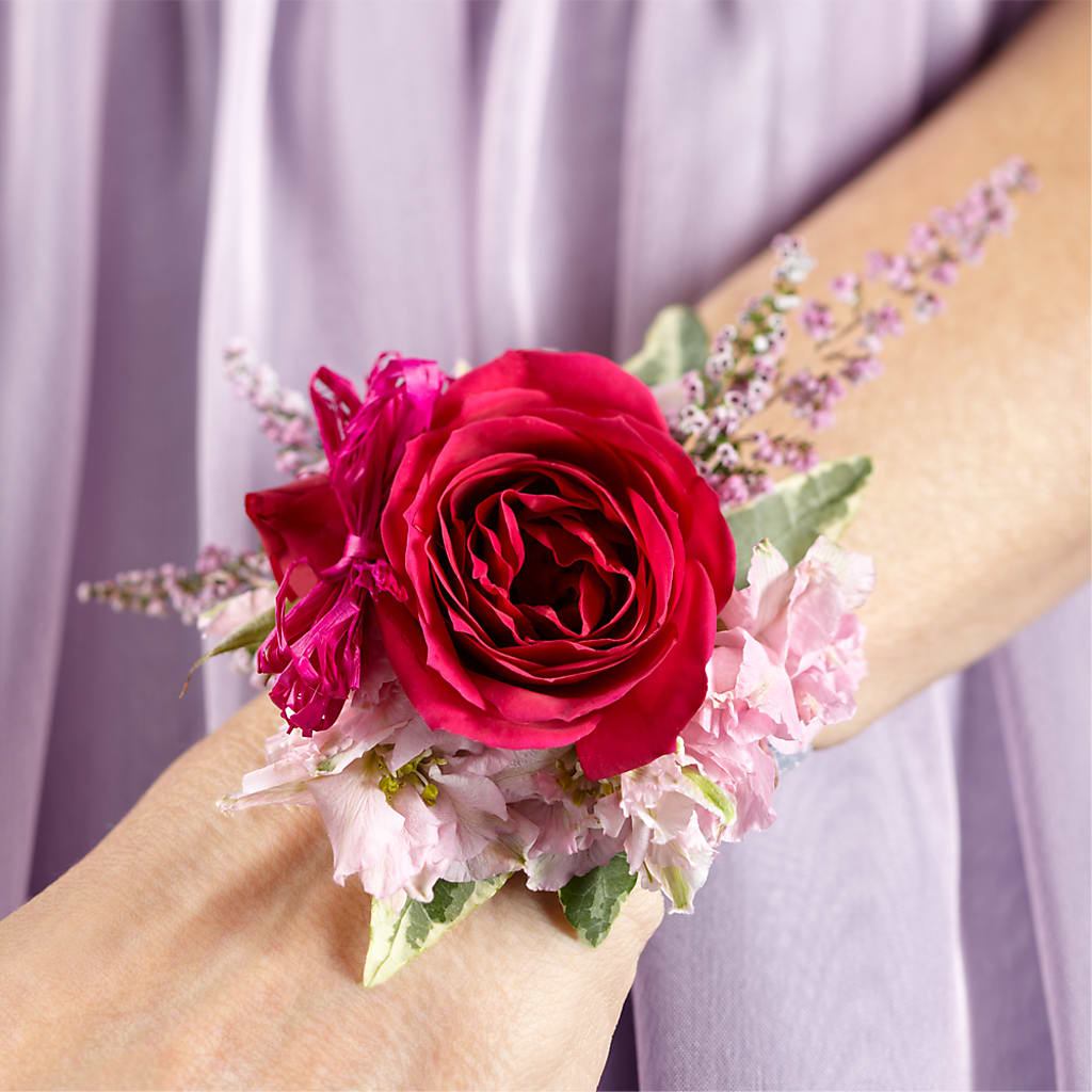 Rose Charm Corsage – ELIZABETH'S BLUE GARDEN LLC, Raritan NJ