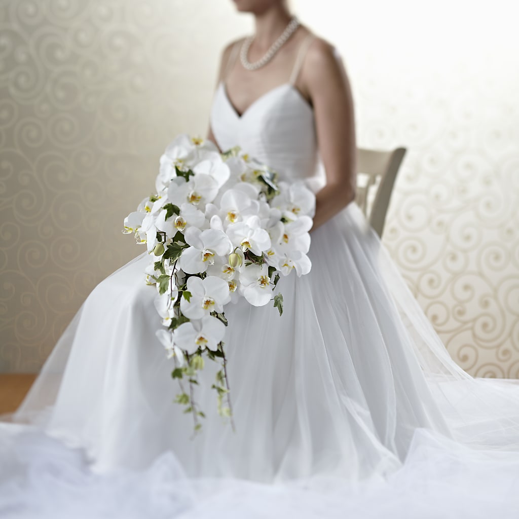 Classic White Bouquet – ELIZABETH'S BLUE GARDEN LLC, Raritan NJ
