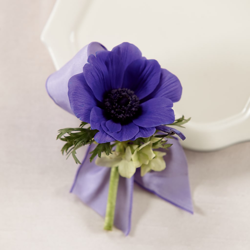 Purple Passion Boutonniere – ELIZABETH'S BLUE GARDEN LLC, Raritan NJ