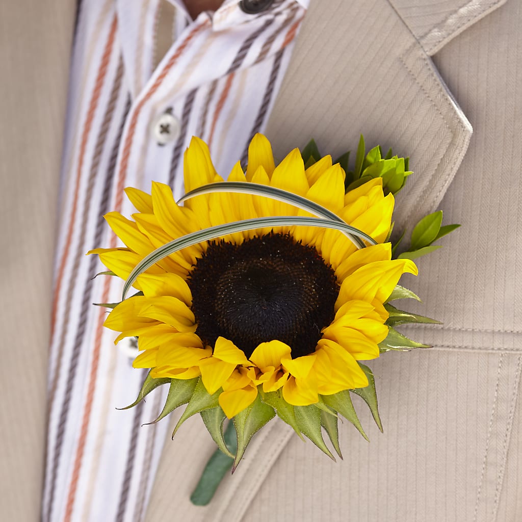 Free Spirit Boutonniere – ELIZABETH'S BLUE GARDEN LLC, Raritan NJ