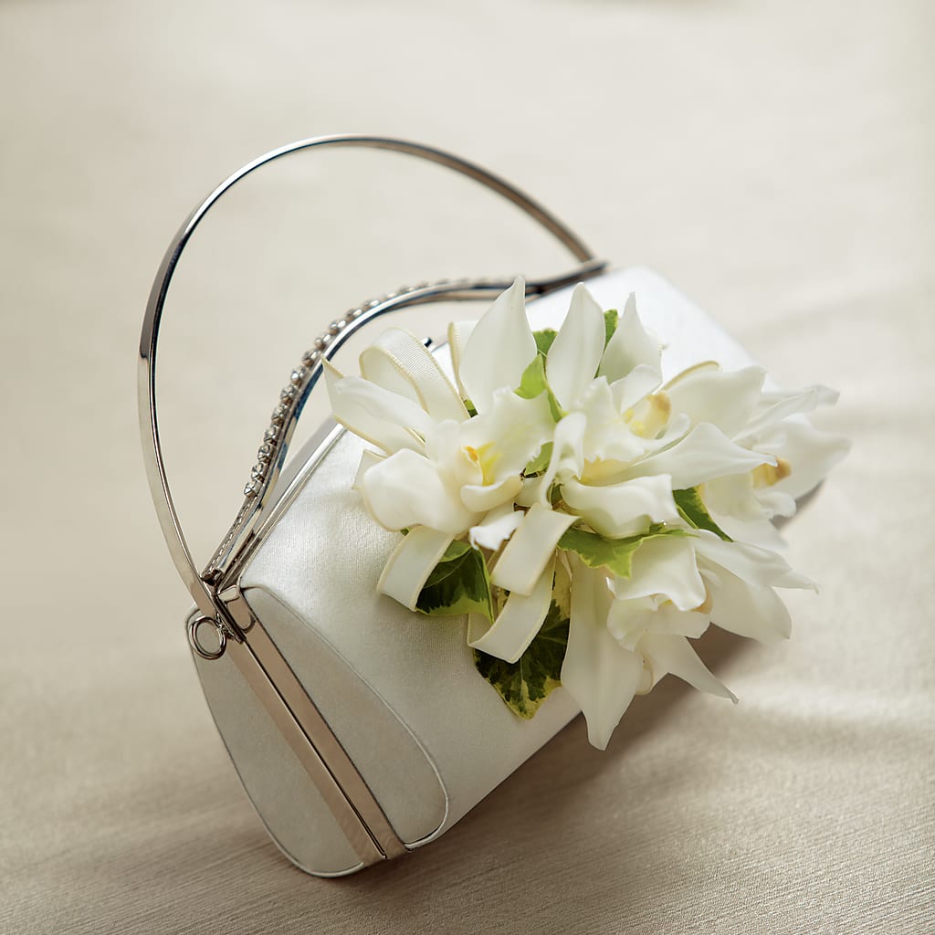 White Purse Decor – ELIZABETH'S BLUE GARDEN LLC, Raritan NJ