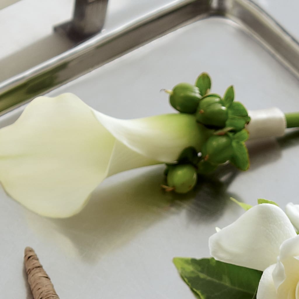 White Calla Boutonniere – ELIZABETH'S BLUE GARDEN LLC, Raritan NJ