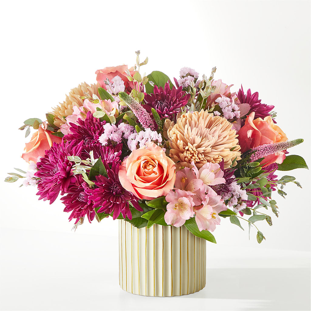 Berry Cobbler Bouquet with Ivory Vase – ELIZABETH'S BLUE GARDEN LLC, Raritan NJ