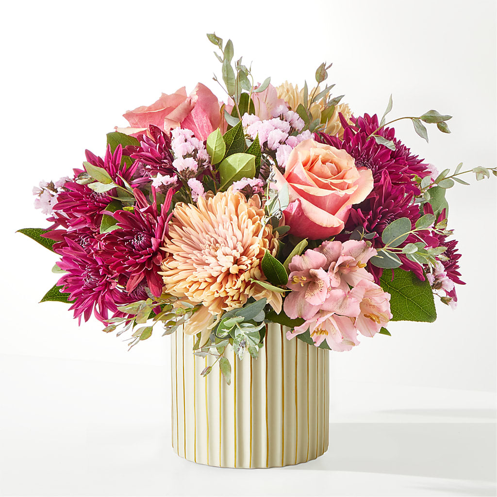 Berry Cobbler Bouquet with Ivory Vase – ELIZABETH'S BLUE GARDEN LLC, Raritan NJ
