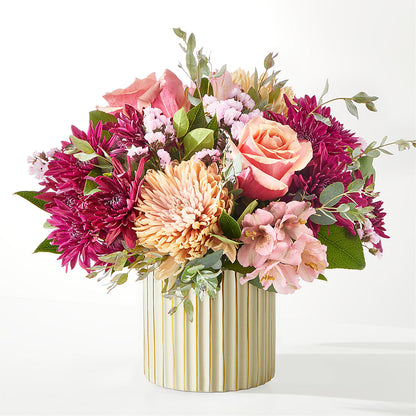 Berry Cobbler Bouquet with Ivory Vase – ELIZABETH'S BLUE GARDEN LLC, Raritan NJ